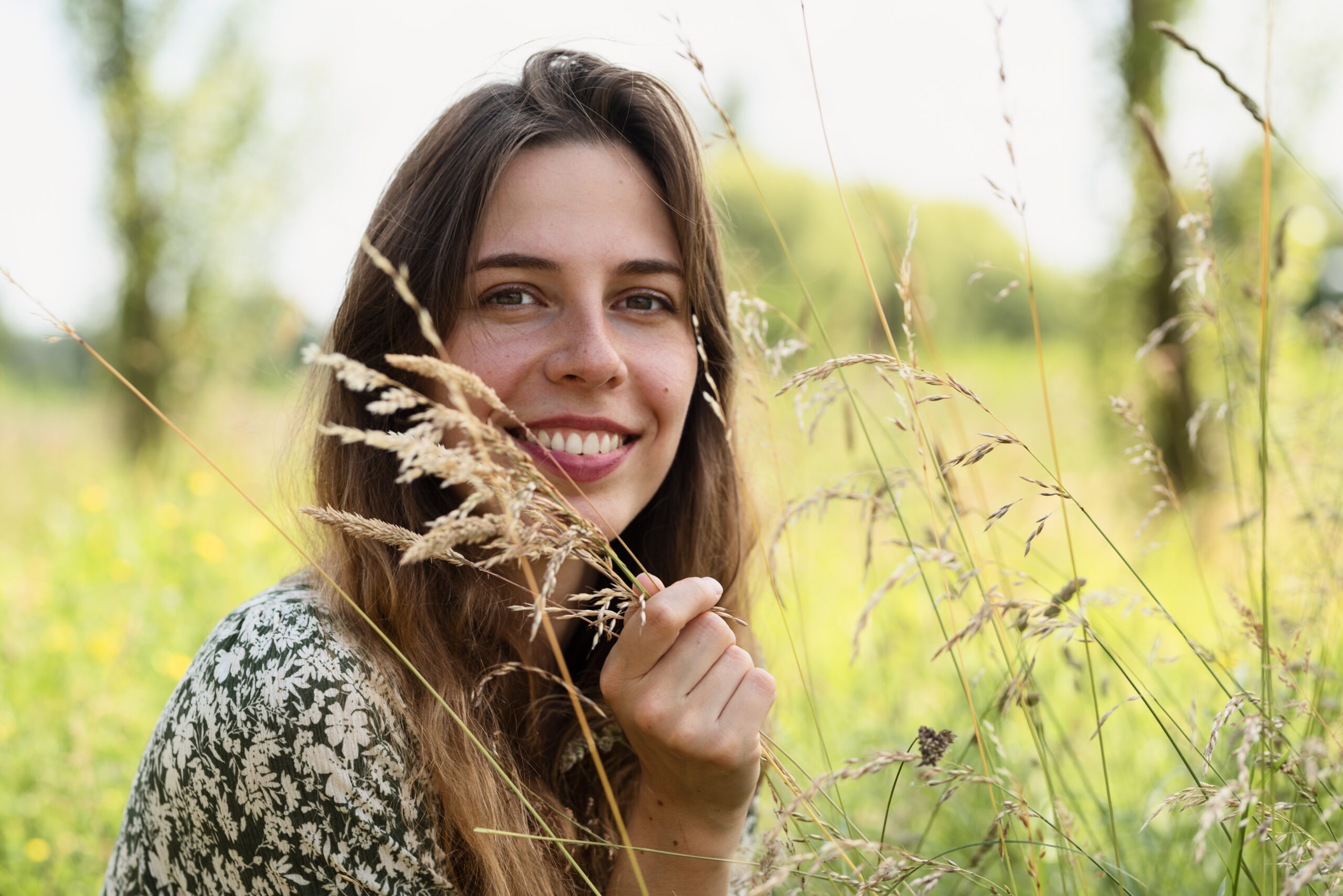 portrait-young-woman-nature